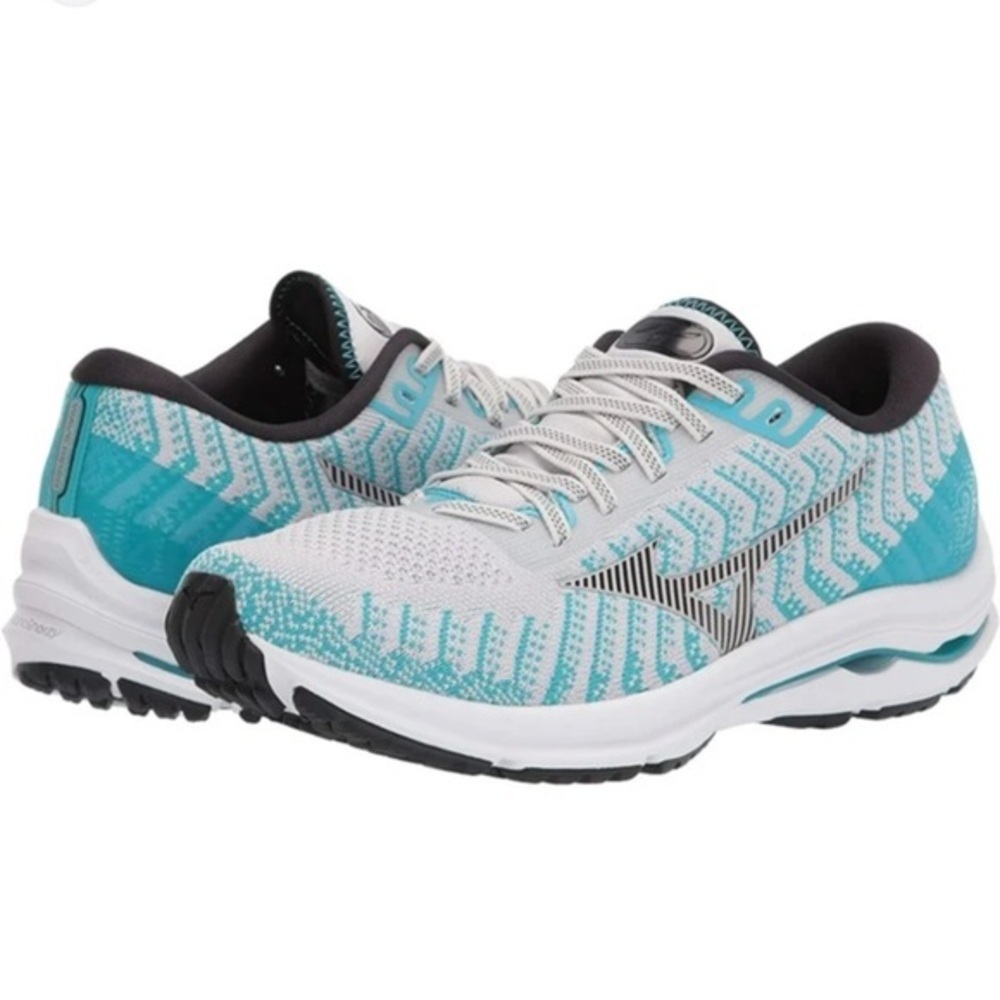 Mizuno Wave Roder woman’s size 9.5